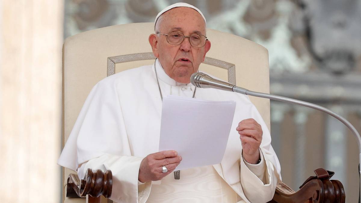 Franciszek wzywa do modlitwy. Cytuje też papieża Polaka