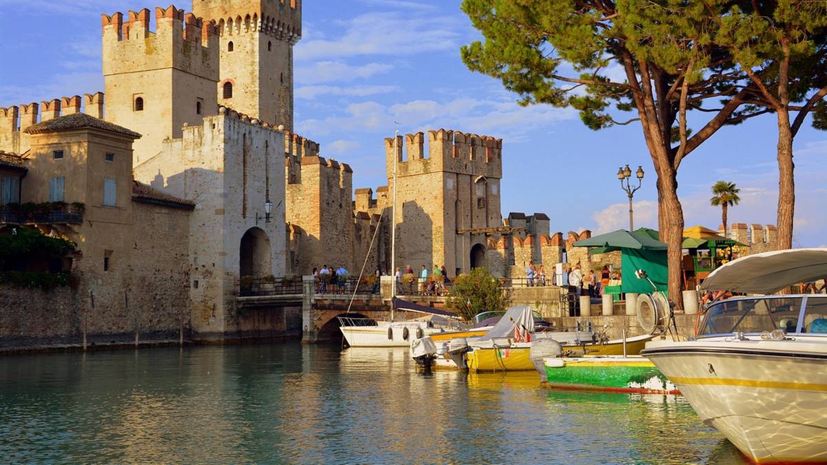 Włoska miejscowość ma dość turystów. Idzie w ślady Wenecji