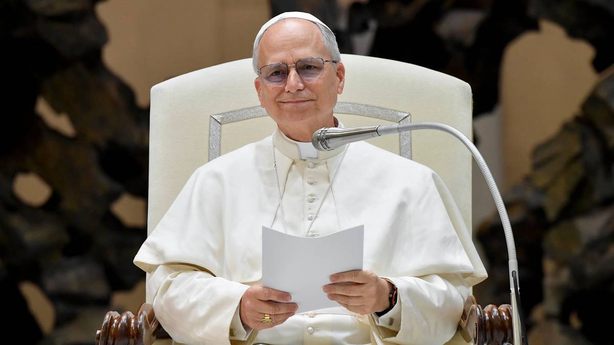 Pierścień Rybaka zaprezentowany. Będzie go nosił papież Leon XIV