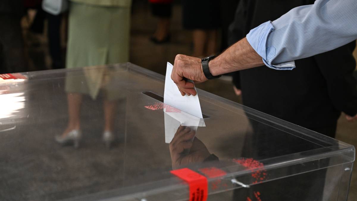 Очередной скандал в избирательной комиссии. Голоса, отданные за кандидатов, были изменены