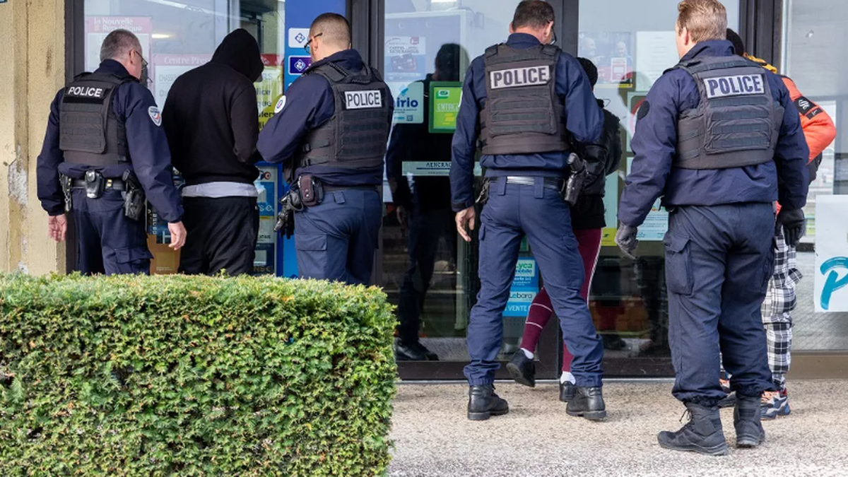 14 zatrzymanych po atakach na kobiety we Francji. Sprawcy działali w zdumiewający sposób