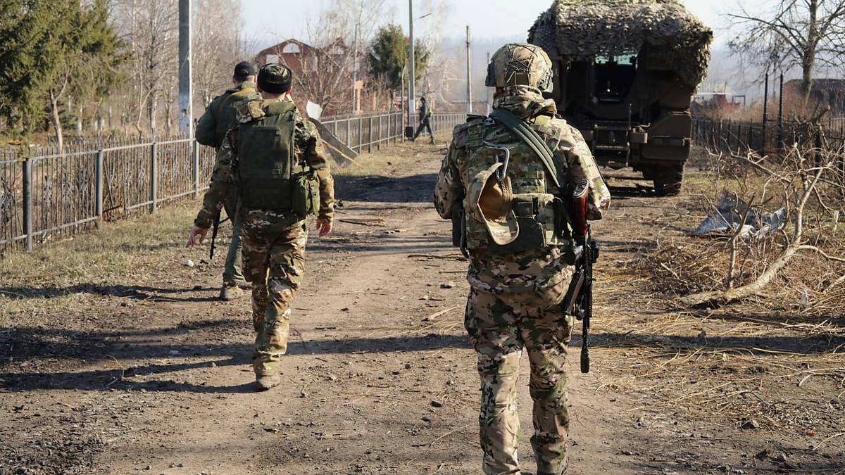 Rosjanie gromadzą siły do ataku. Tysiące żołnierzy gotowych do szturmu