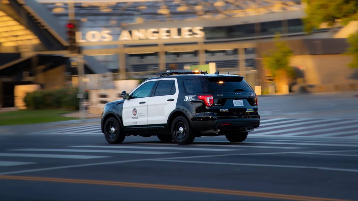 W Los Angeles samochód wjechał w grupę ludzi. Jest wielu rannych