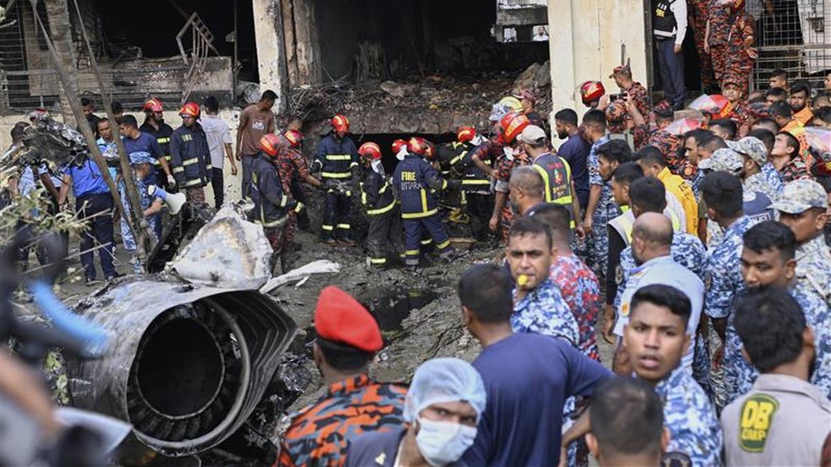 Katastrofa w stolicy Bangladeszu. Samolot spadł na kampus uczelni