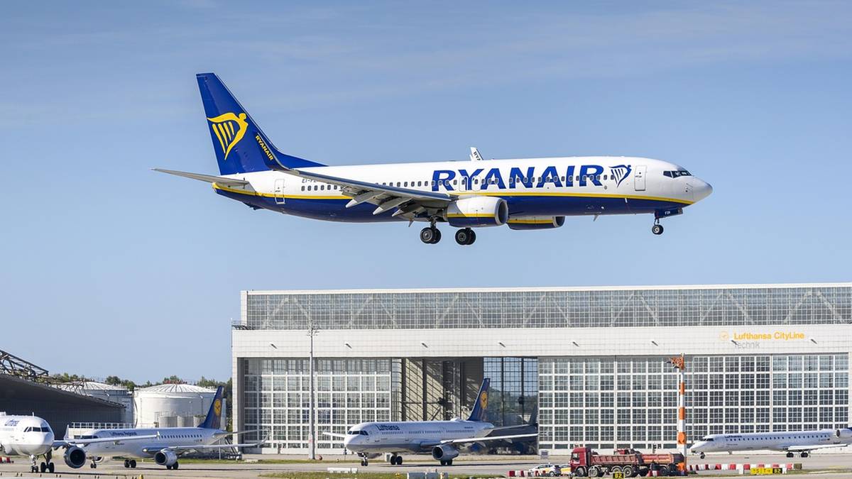 Nowe zasady dla pasażerów. Ryanair ugiął się pod presją wiadomości,aktualności,Polsat News Nowe zasady dla pasażerów. Ryanair ugiął się pod presją