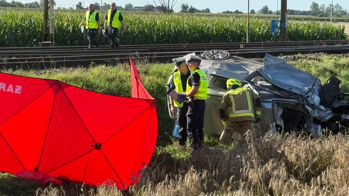 Tragiczny wypadek na przejeździe kolejowym. Zginął 28-letni policjant