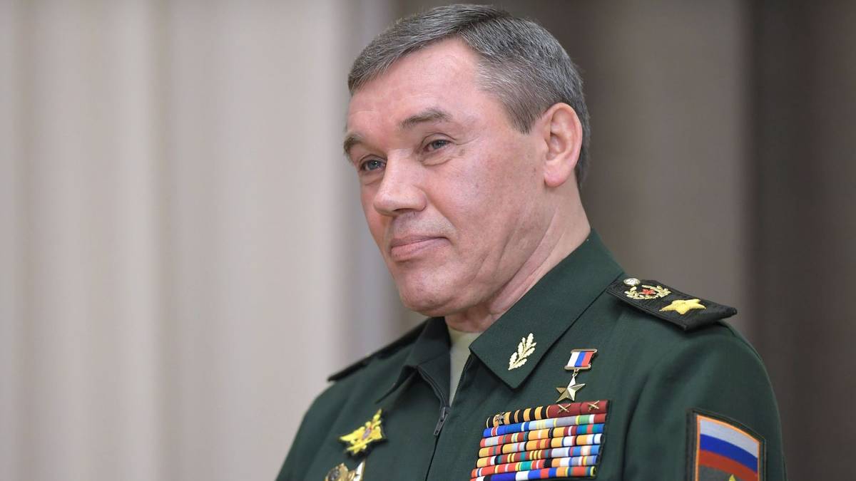 "Nacieramy na całej linii". Rosyjski generał o sytuacji na froncie