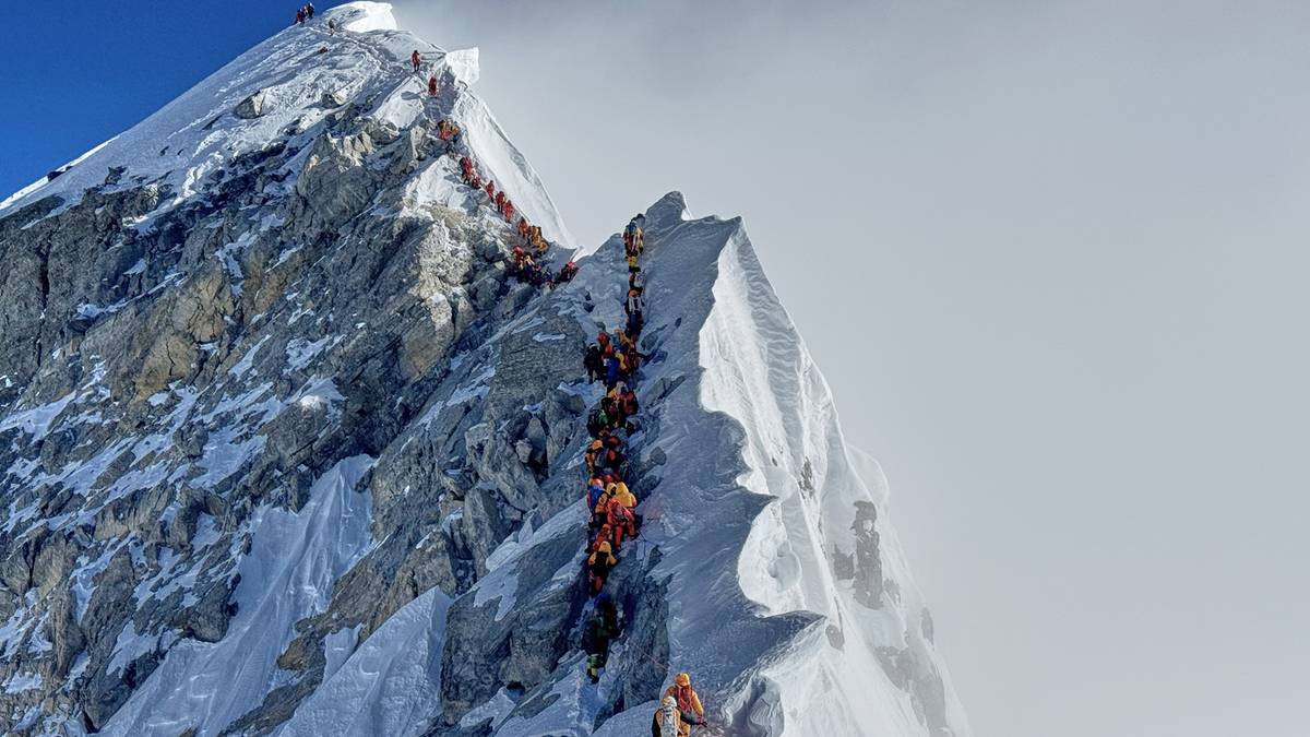 Dramat na Mount Everest. Podano najnowsze informacje o uwięzionych