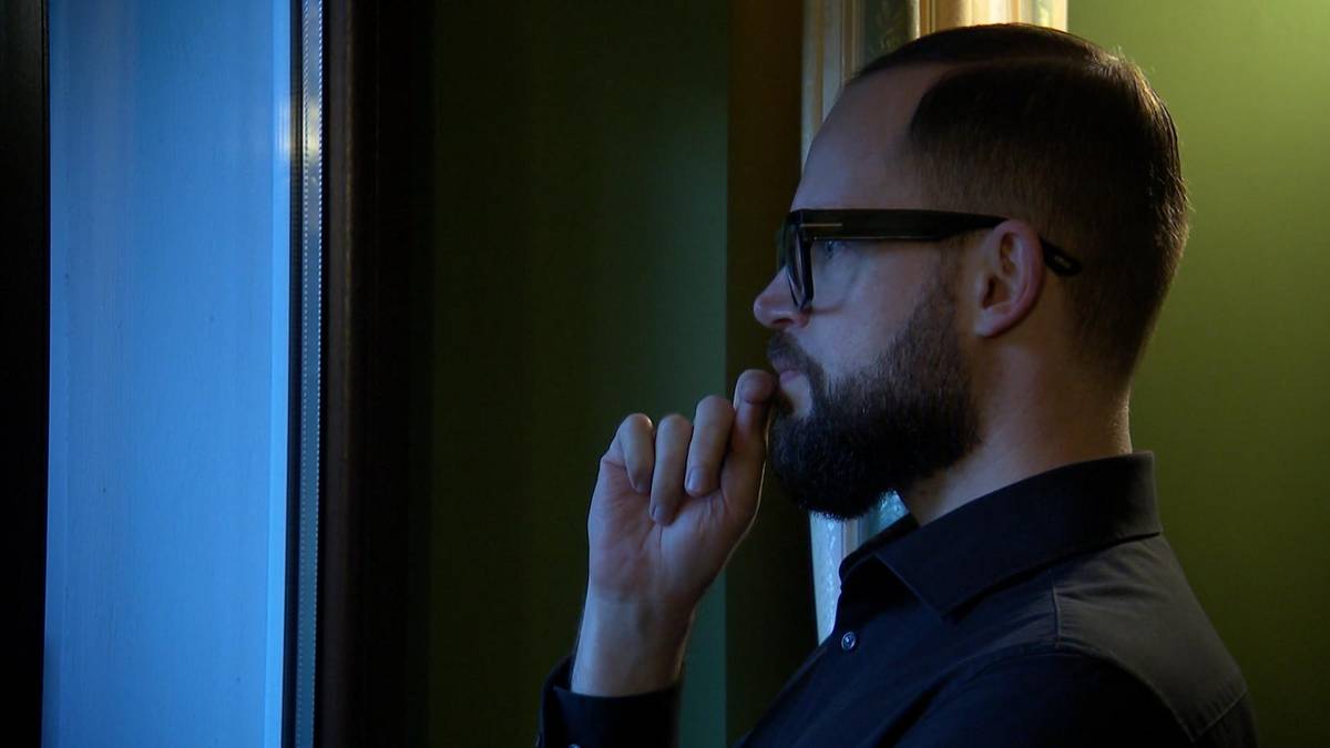 Twierdzi, iż partnerka go truła. "W każdej kapsułce była połówka jakiejś tabletki"