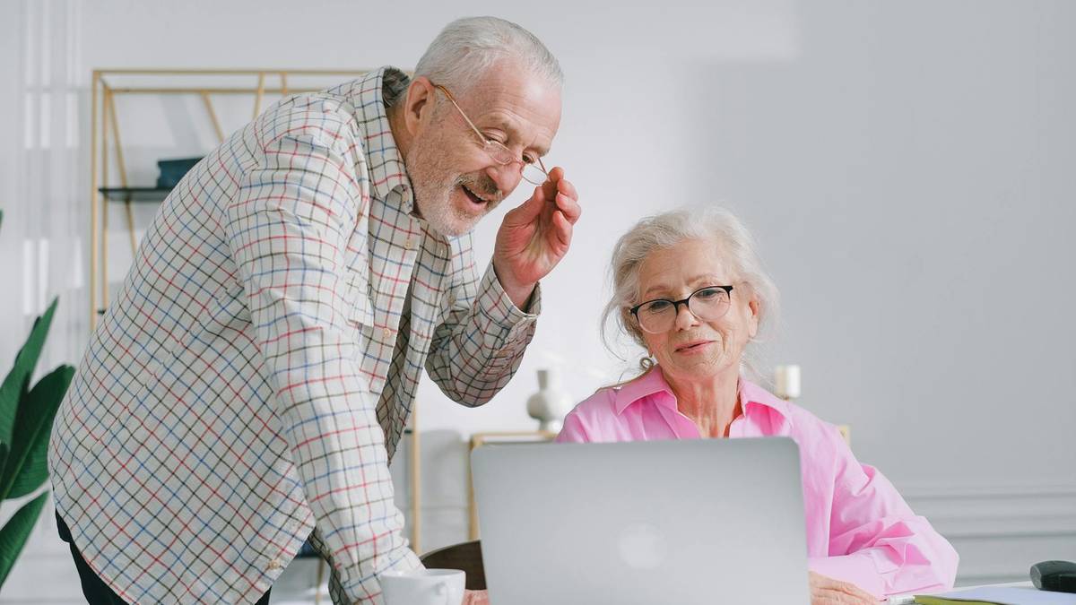 Marzysz o 7 tys. zł emerytury? Szacunki pokazują, ile trzeba dziś zarabiać