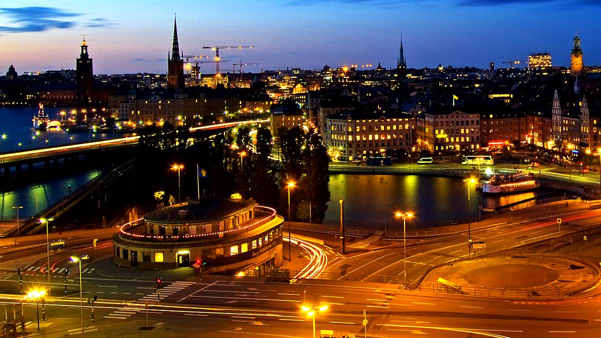 Tragedia w Szwecji. Rozpędzony autobus wjechał w przystanek, są ofiary