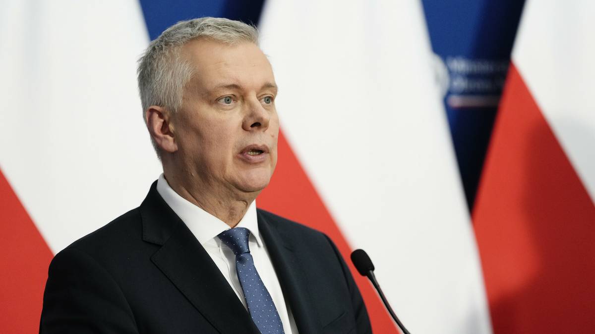 Były wiceszef ABW zwolniony. "Patriotyczna impreza" w tle