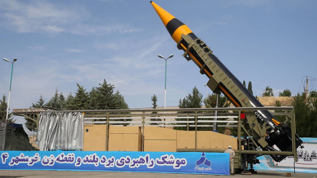 Nowoczesny pocisk w podziemnym obiekcie. Iran nie składa broni