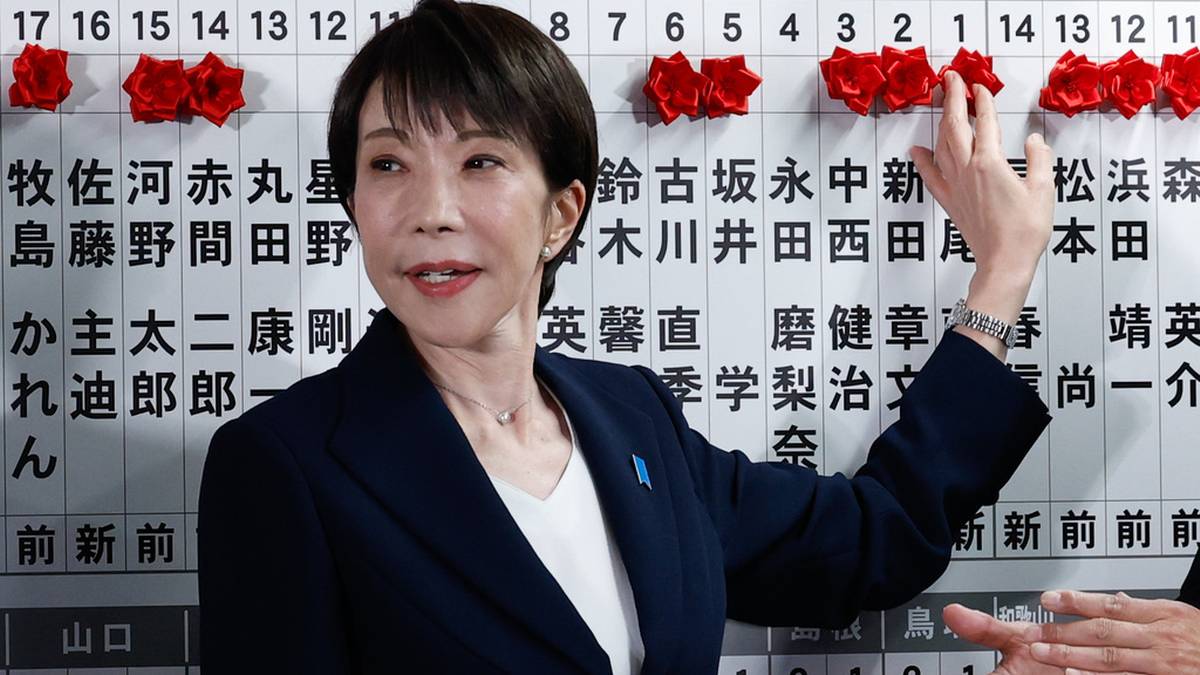 "Japońska Thatcher" z historycznym zwycięstwem. Czas na zmianę konstytucji