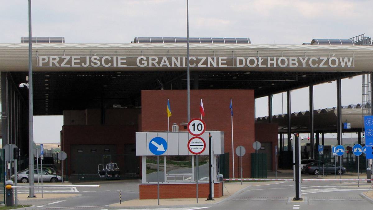 Ewakuacja na przejściu granicznym z Ukrainą. Trwa akcja służb