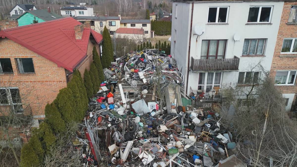 To nie fotomontaż. Śmieci 70-latka widać na zdjęciach satelitarnych
