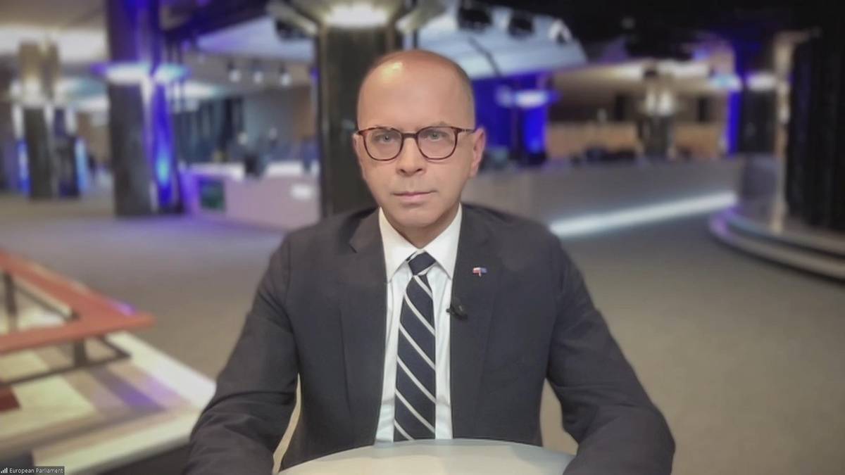 Szczerba: Rząd chce obniżyć ceny paliw, ale Nawrocki może zablokować