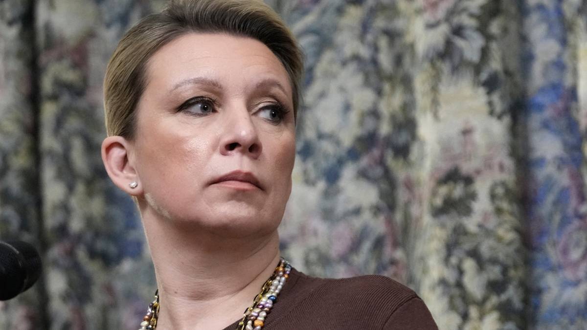 Portret Mariji Zacharowej, rzeczniczki rosyjskiego MSZ.