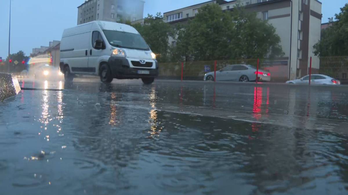 Pilny sztab kryzysowy. Służby pozostają w gotowości