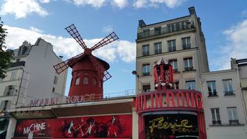 Zła wiadomość dla turystów. Słynne Moulin Rouge uszkodzone