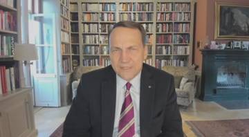 Sikorski skomentował wizytę Nawrockiego w USA. "Dość  ryzykowny, kampanijny ruch"