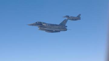 Poderwano myśliwce, rozesłano alerty. Wojsko o szczegółach akcji przy granicy