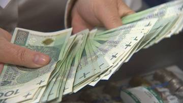 Masowe oszczędzanie na "czarną godzinę". Polacy ujawnili powody