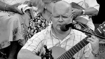 Nie żyje Andrzej Kołakowski. Znany poeta i pieśniarz miał 61 lat