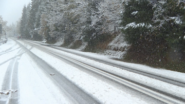 Atak zimy na Dolnym Śląsku. Droga do granicy z Czechami nieprzejezdna