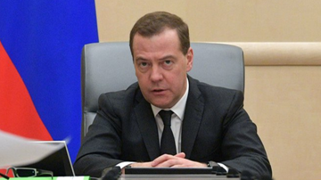 "Jest tylko jedna drona". Dmitrij Miedwiediew o wrogości NATO - Rosja