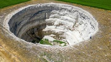 "Złowieszcze ostrzeżenie". Setki ogromnych zapadlisk w Turcji