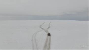 Droga lodowa na Bałtyku otwarta. Kierowcy koniecznie muszą odpiąć pasy