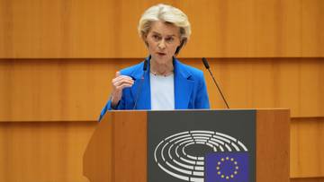 "UE musi przejść do ofensywy". Stanowcze słowa von der Leyen