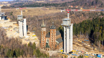 Pierwszy taki obiekt w Polsce. Zmieści pod sobą wieżę Bazyliki Mariackiej